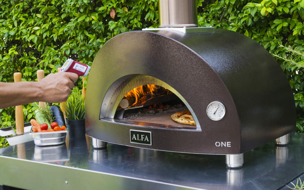 https://www.alfaforni.com/wp-content/uploads/2020/02/portable-one-domestic-wood-fired-pizza-oven-1024x640.jpg